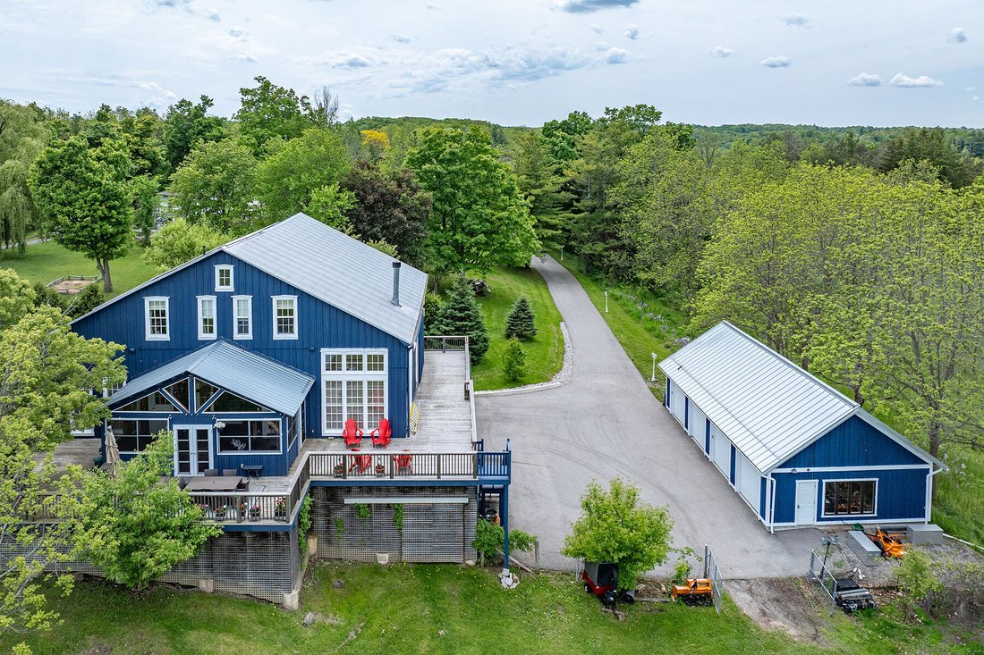 House in Burlington, Ontario, Canada 1 - 15747138