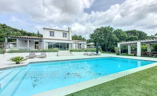 Villa in Le Plan-de-la-Tour, Provence-Alpes-Côte d'Azur, France 1