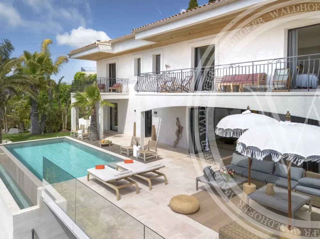 Villa in La Turbie, Provence-Alpes-Côte d'Azur, France 2 - 13690959