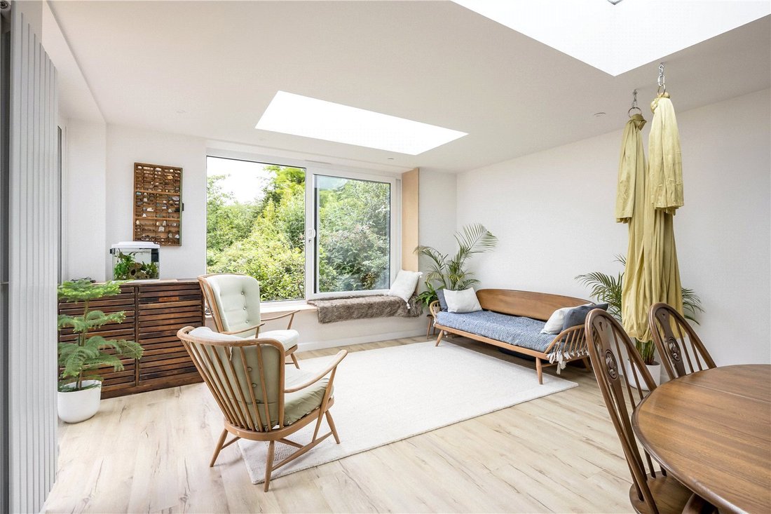 House in Highcliffe, England 3 - 15747068