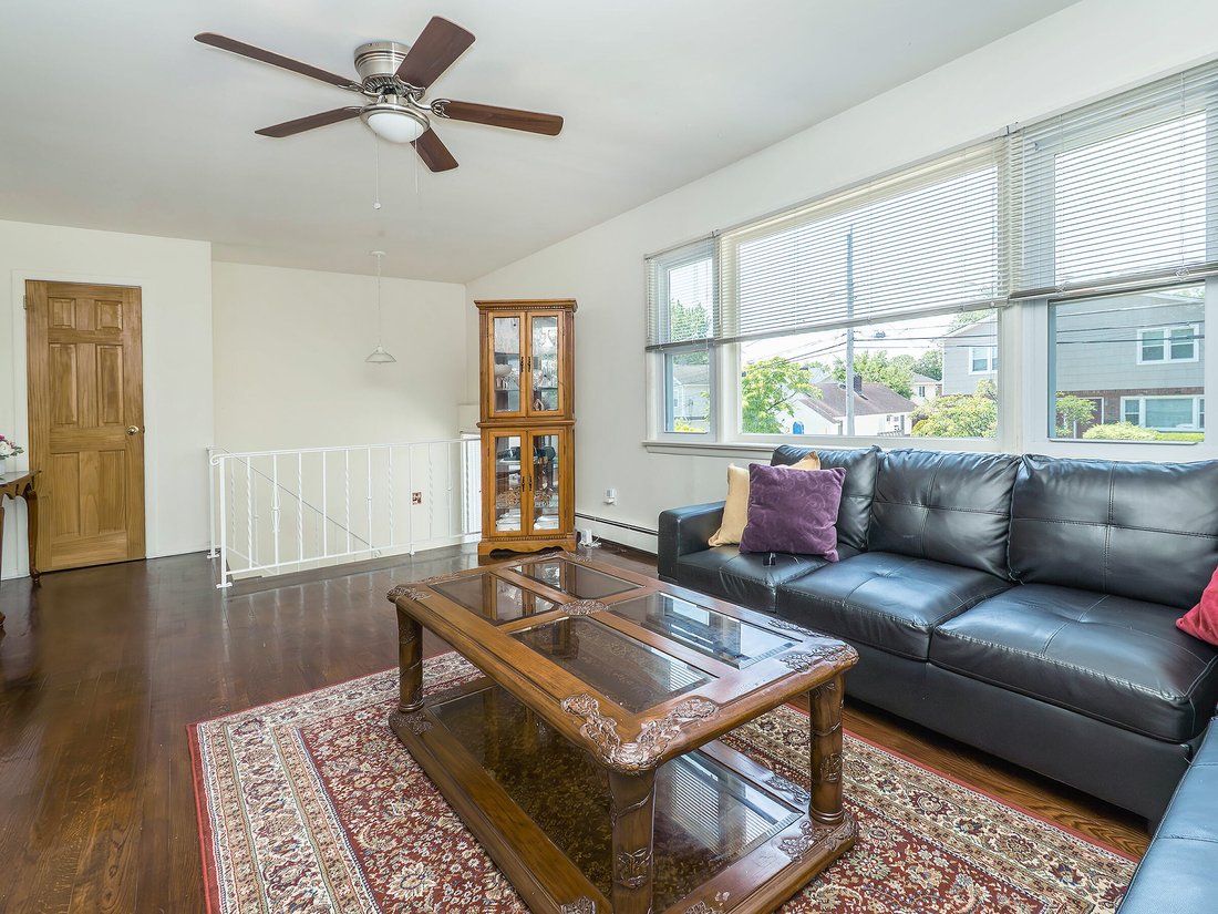 House in Port Washington, New York, United States 4 - 15745902