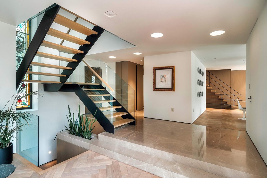 House in Toronto, Ontario, Canada 5 - 14690007