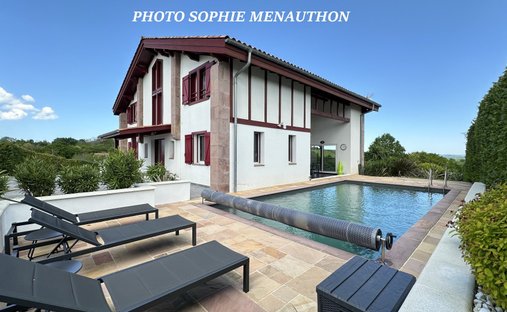 House in Bayonne, Nouvelle-Aquitaine, France 1