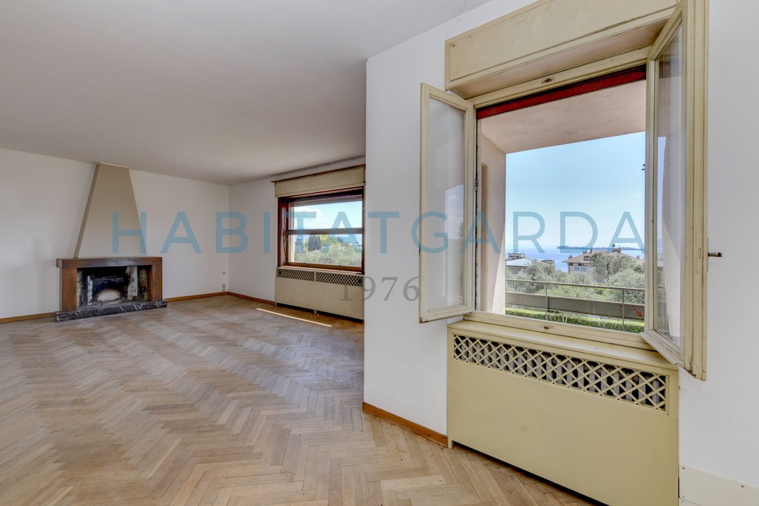 Villa in Gardone Riviera, Lombardy, Italy 2 - 15747746