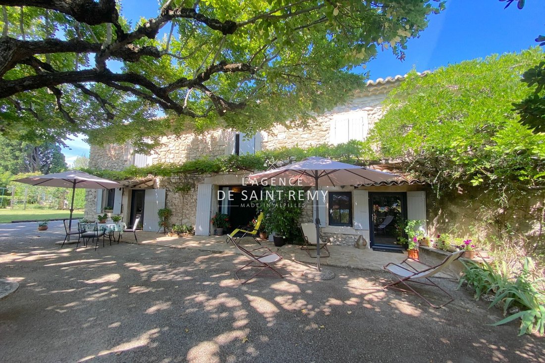Villa in Plan-d'Orgon, Provence-Alpes-Côte d'Azur, France 2 - 15745657
