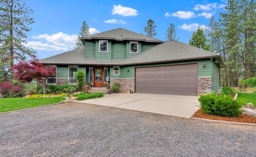 House in Nine Mile Falls, Washington, United States 1
