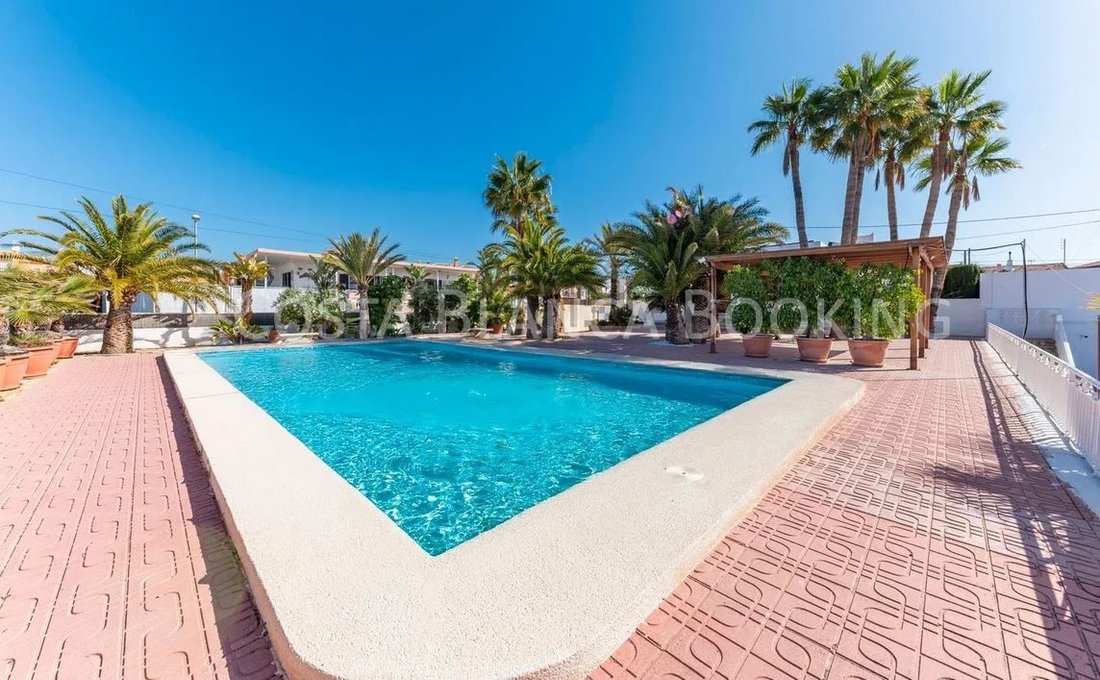 Chalet in la Vila Joiosa / Villajoyosa, Valencian Community, Spain 5 - 15746625