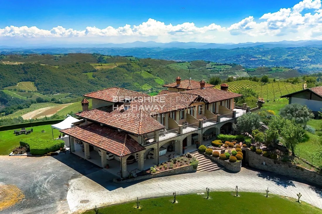 Estate in Montabone, Piedmont, Italy 1 - 15747223