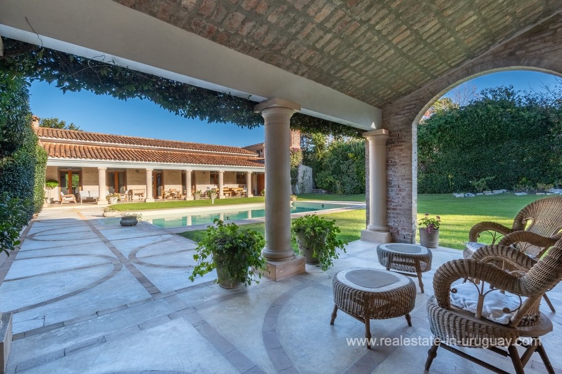 Villa in Punta del Este, Maldonado Department, Uruguay 3 - 15745846