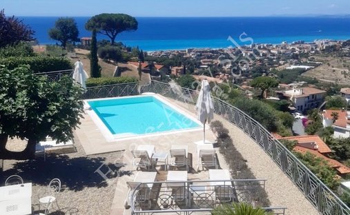 Villa in Bordighera, Liguria, Italy 1