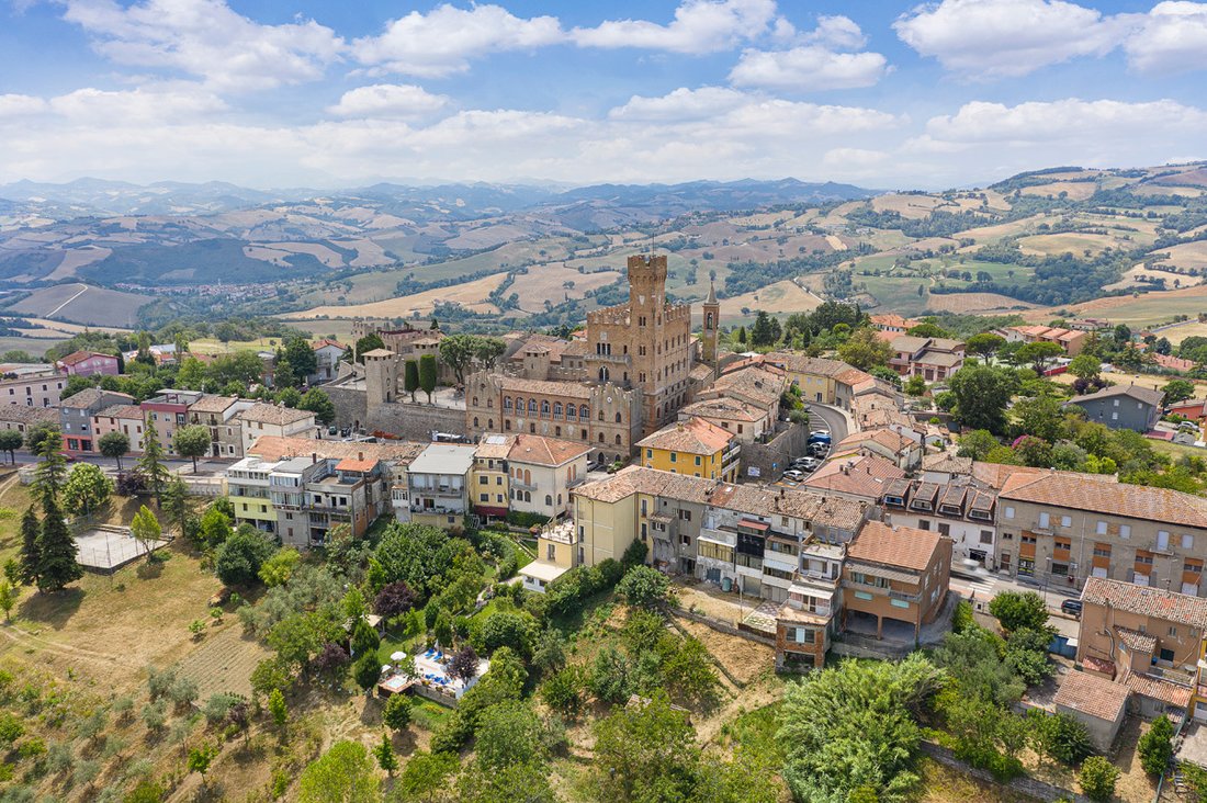 A Crown of Stone: The Malatesta Legacy in Le Marche’s Golden Hills