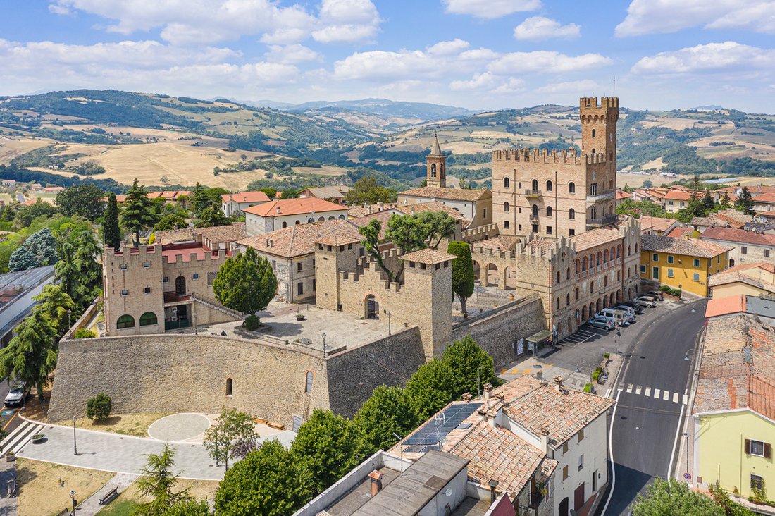 A Crown of Stone: The Malatesta Legacy in Le Marche’s Golden Hills
