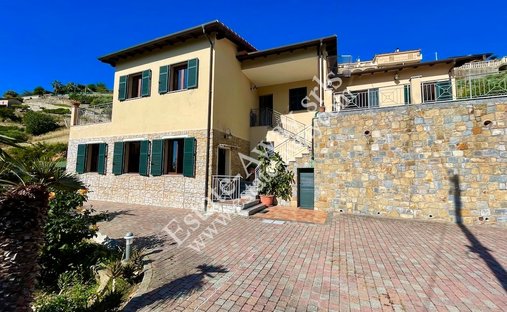 Villa in Bordighera, Liguria, Italy 1