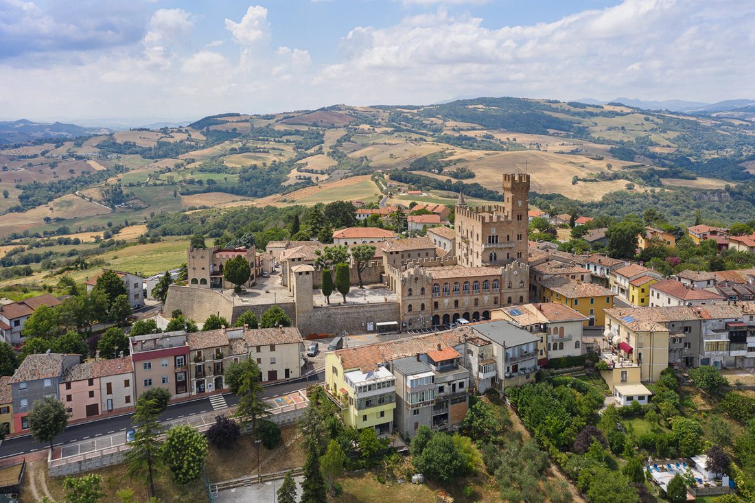 A Crown of Stone: The Malatesta Legacy in Le Marche’s Golden Hills