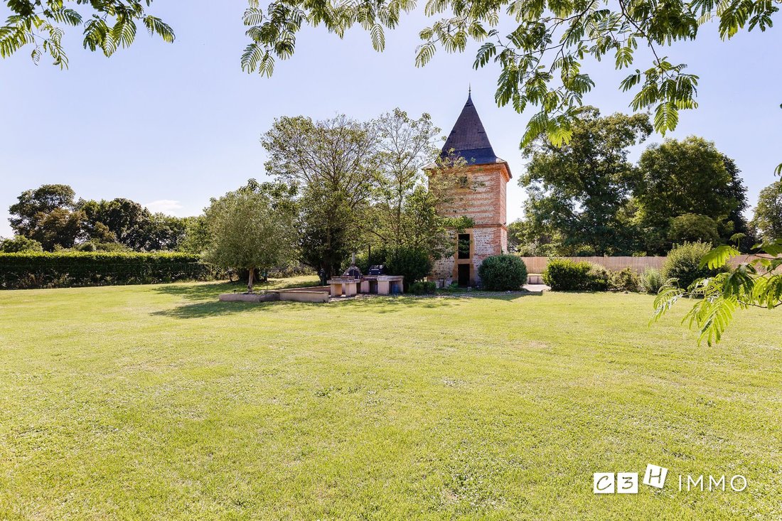 Whispers of Time: A 3-Hectare Château Haven in Occitanie’s Golden Light