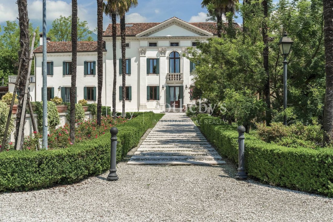 House in Vittorio Veneto, Veneto, Italy 2 - 15750228