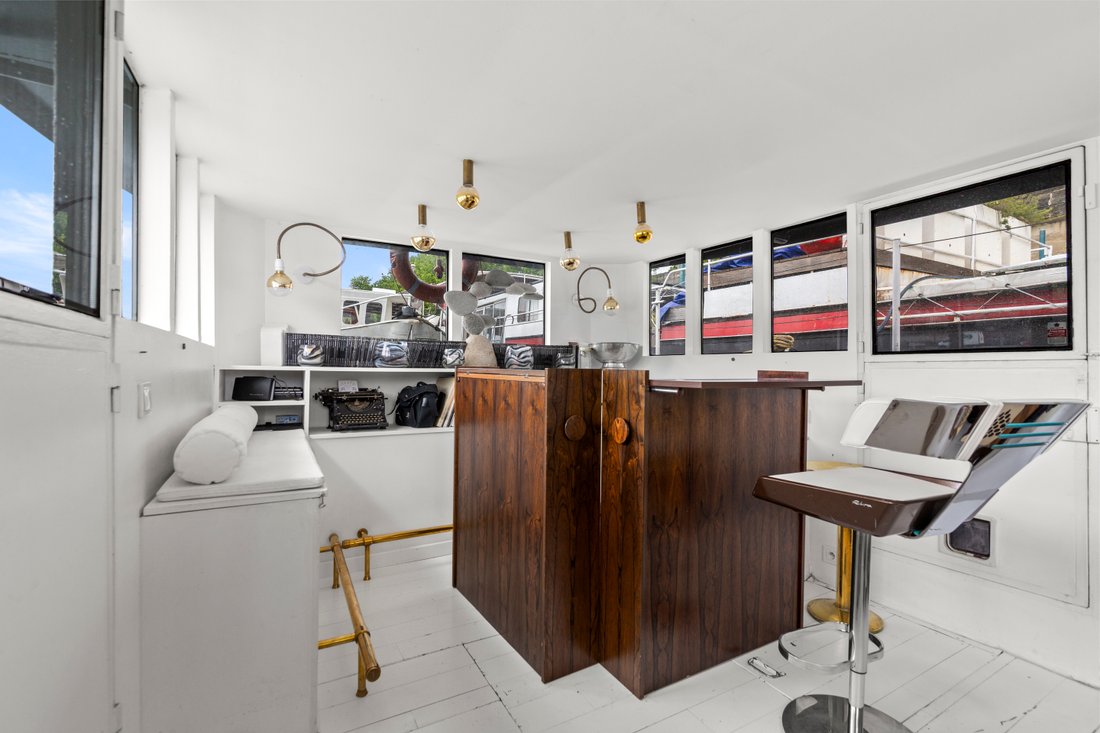 Apartment in Triangle d'Or, Paris 8e Arrondissement, Paris 4 - 15750217