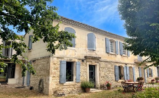 Casa de Campo en Arles, Provenza-Alpes-Costa Azul, Francia 1