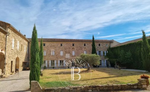 Occitanie Exceptional Property Of Approximately 307 Hectares