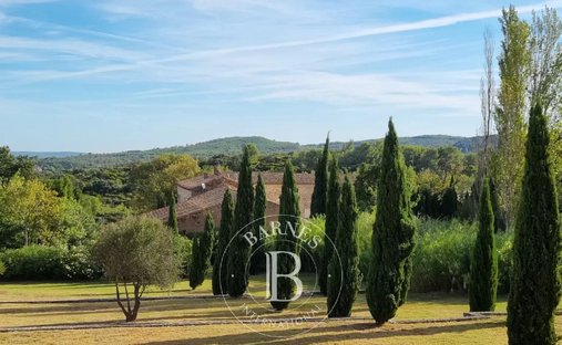 Occitanie Exceptional Property Of Approximately 307 Hectares