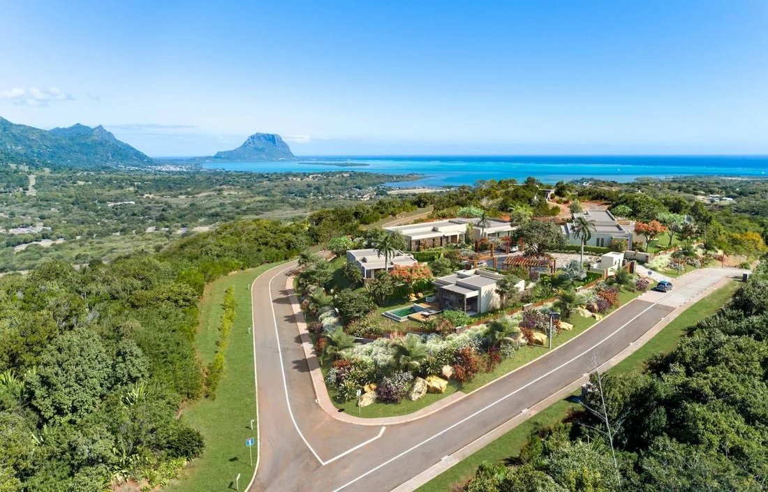 Villa in Grande Riviere Noire, Rivière Noire District, Mauritius 4 - 14425019