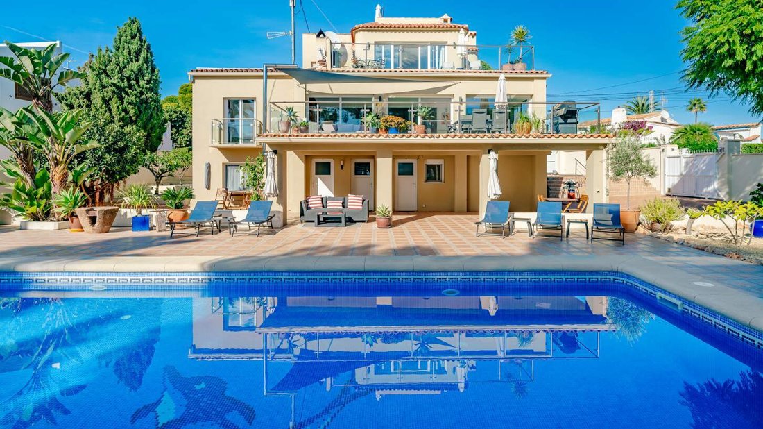 Villa in Calp / Calpe, Valencian Community, Spain 1 - 15750688