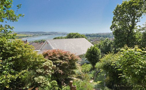 Bungalow in Plymouth, England 1