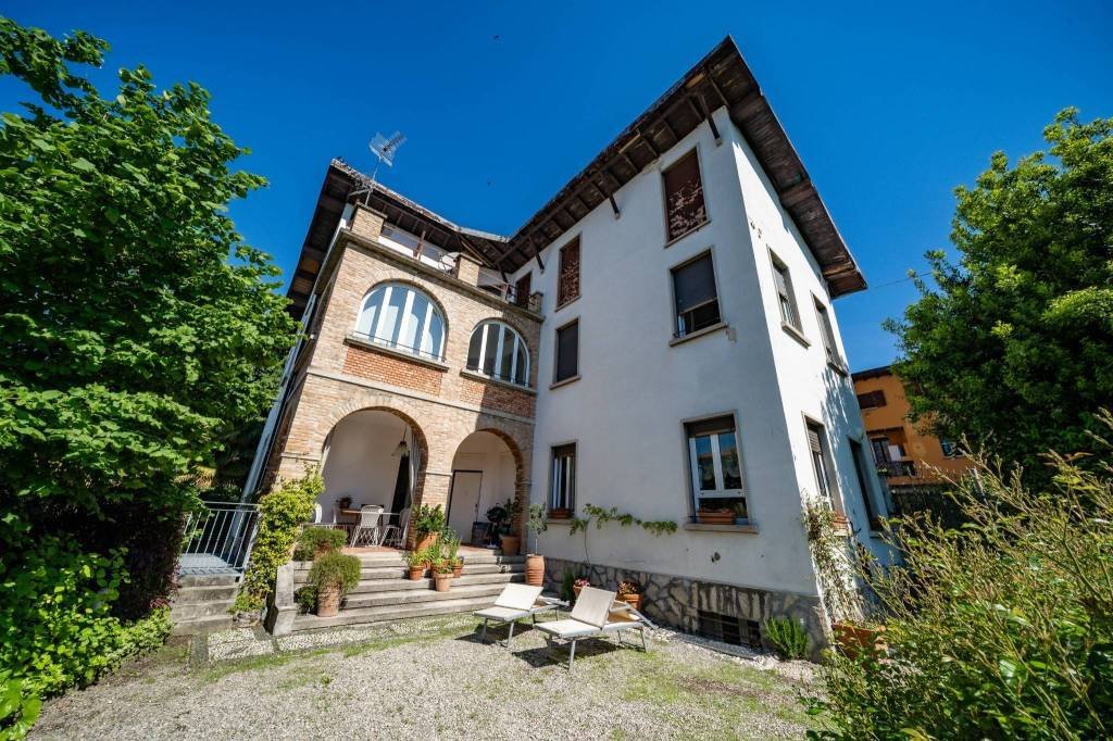 Villa in Erba, Lombardy, Italy 1 - 15750423