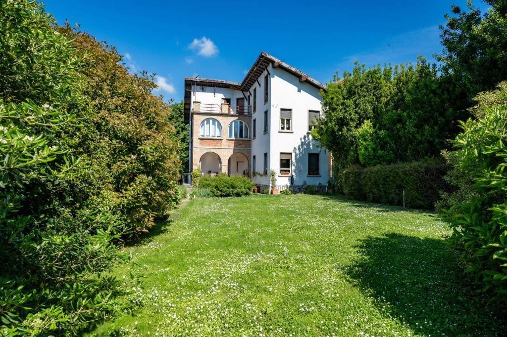 Villa in Erba, Lombardy, Italy 3 - 15750423