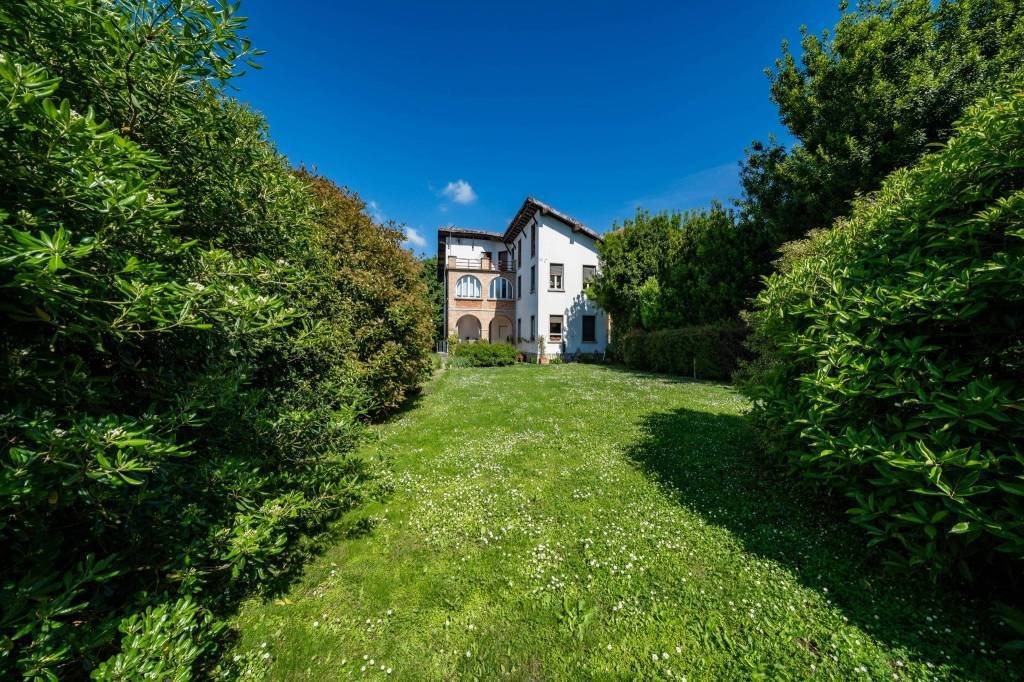 Villa in Erba, Lombardy, Italy 2 - 15750423