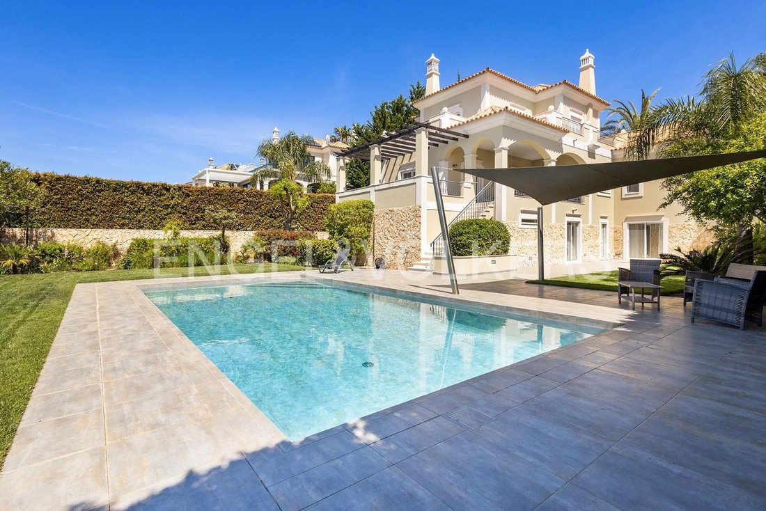 Villa in Loule (Sao Clemente), Algarve, Portugal 1 - 15591029