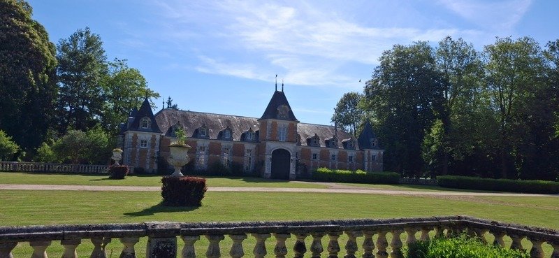 Whispers of Versailles: An 18th-Century Castle’s Timeless Embrace Near Paris