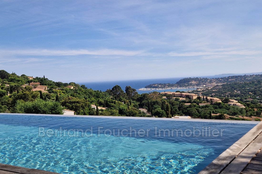 Villa in Sud, Cavalaire-sur-Mer, France 3 - 15754508