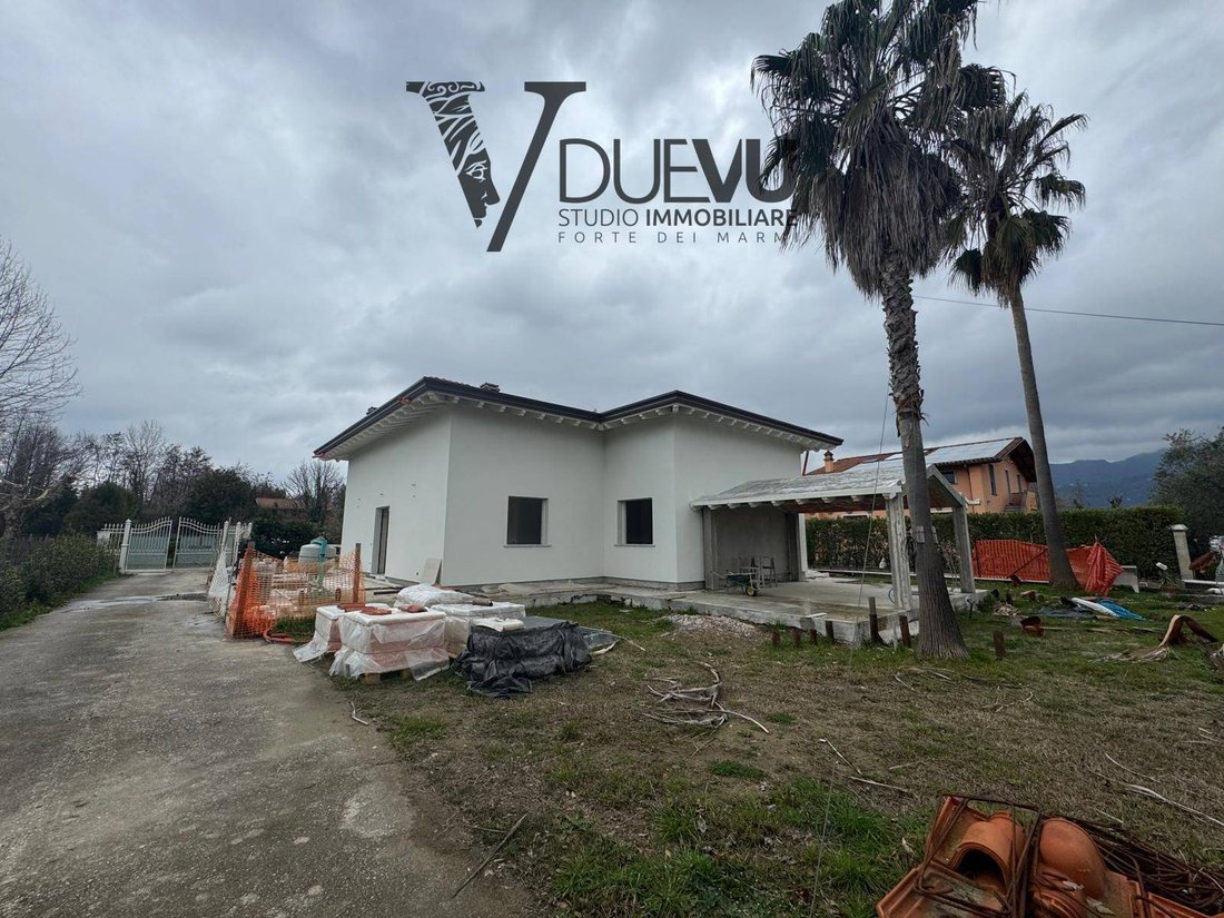 Villa in Fiumetto, Pietrasanta, Italy 1 - 15753614