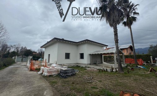 Villa in Fiumetto, Pietrasanta, Italy 1