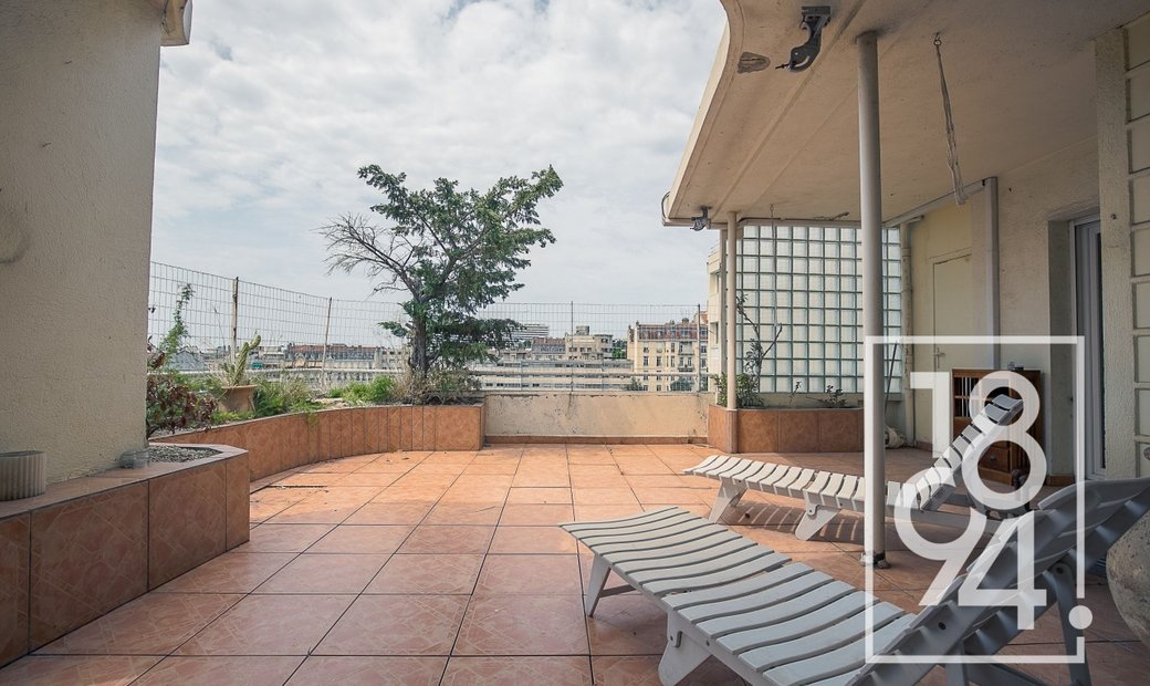 Curated visual reference: Gallery Detail: Penthouse T3 4 97 M2 Last Floor With Elevator Carré