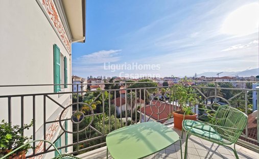 Apartamento en Bordighera, Liguria, Italia 1