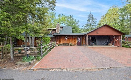 House in Medford Lakes, New Jersey, United States 1