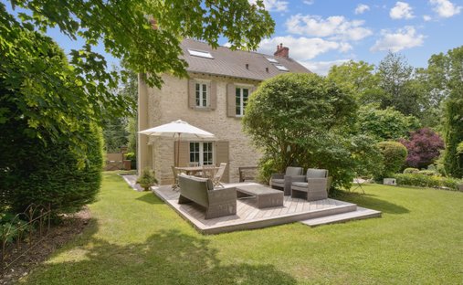 House in Villette, Ile-de-France, France 1
