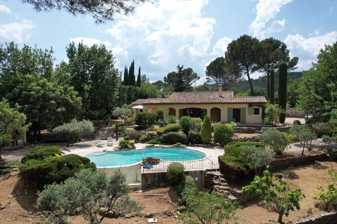 Villa in Cotignac, Provence-Alpes-Côte d'Azur, Frankreich 1 - 15436228