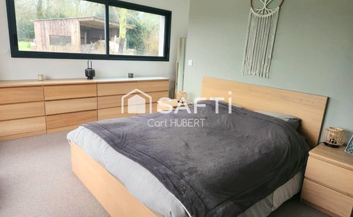 Castle for Sale in Saint-Valery-sur-Somme, Hauts-de-France, France