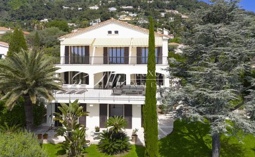 Villa in Village-Cros de Caste-Coupiere-Mont Gros, Roquebrune-Cap-Martin, France 1