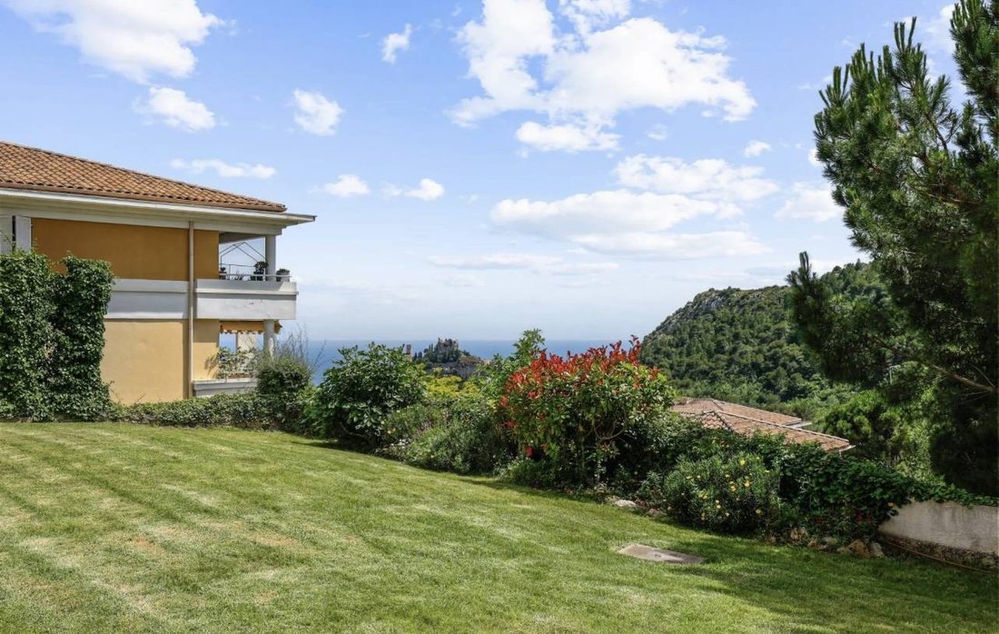 Wohnung in Èze, Provence-Alpes-Côte d'Azur, Frankreich 1 - 15753608