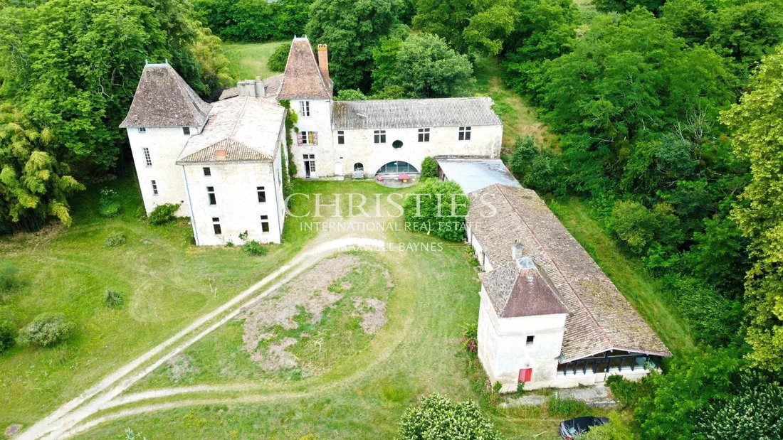 Castle in Villenave-d'Ornon, Nouvelle-Aquitaine, France 2 - 15750392