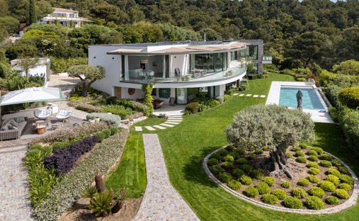 Villa à Nord, Cavalaire-sur-Mer, France 1