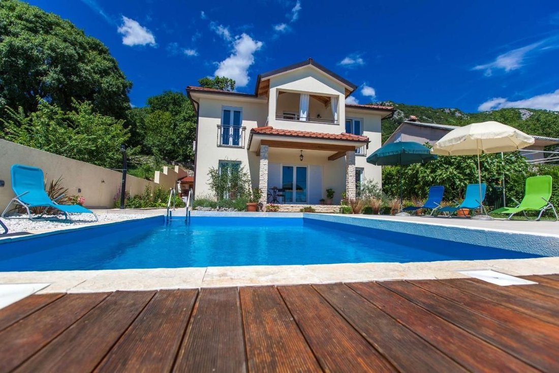 Villa in Vinodolska opcina, Primorje-Gorski Kotar County, Croatia 1 - 15709171