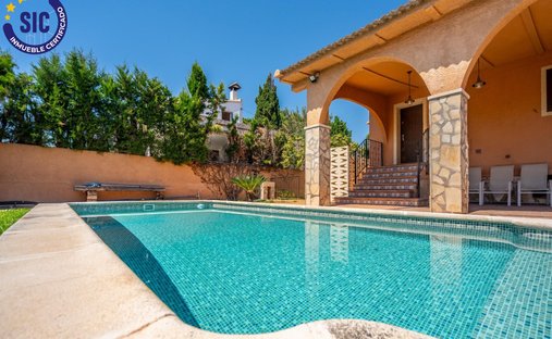 Villa in San Antonio de Benageber, Valencian Community, Spain 1