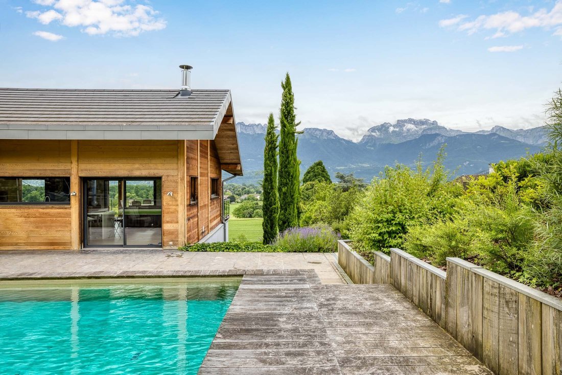 House in Saint-Eustache, Auvergne-Rhône-Alpes, France 1 - 15759315