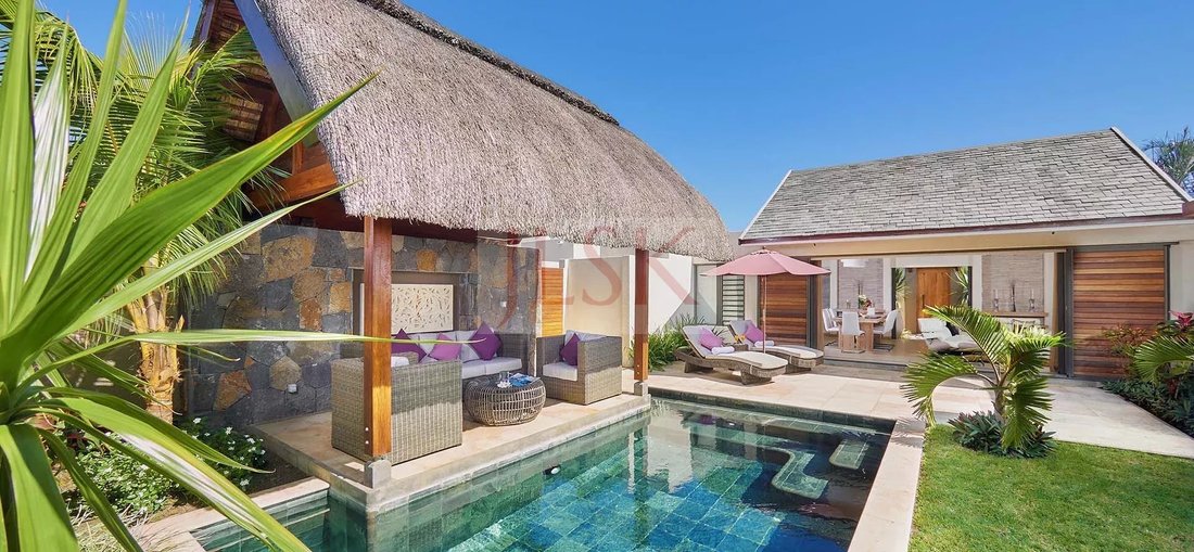 Villa in Grand Baie, Rivière du Rempart District, Mauritius 2 - 12889248