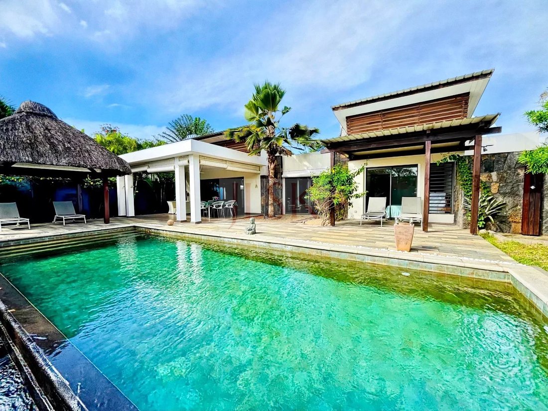 Villa in Grand Baie, Rivière du Rempart District, Mauritius 2 - 15692920